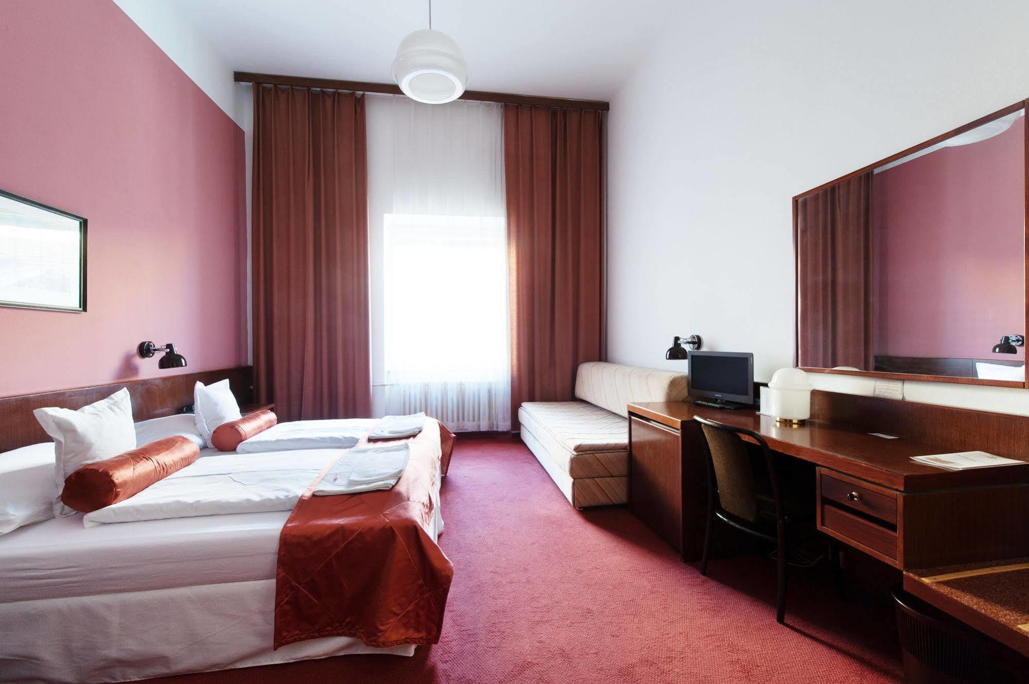 Hotel Slavia Brno Buitenkant foto