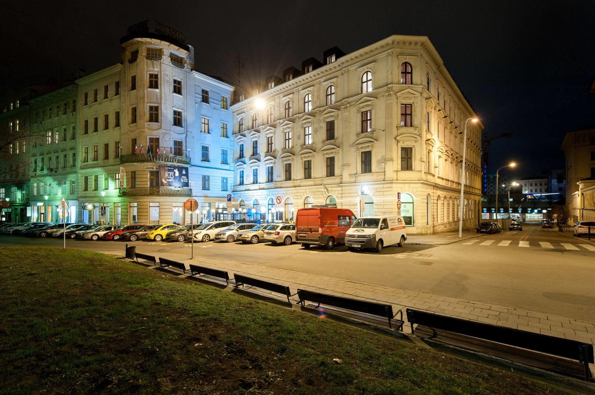 Hotel Slavia Brno Buitenkant foto